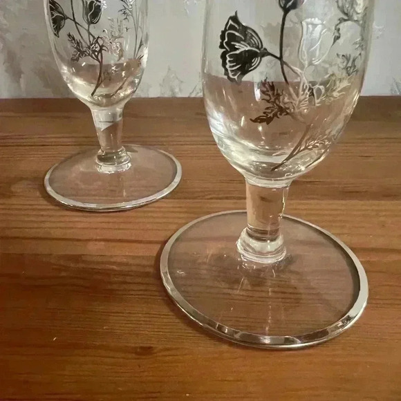 Silver City Flanders Pattern Poppy Scalloped Edge Bud Vases - set of 2 - Picture 4 of 5